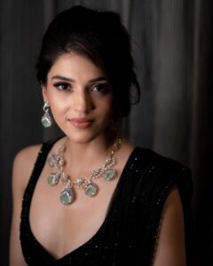 Mehrene Kaur Pirzada Instagram - नज़ाकत ❣️