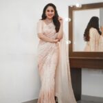 Miya George Instagram - pastel nd shimmer makes a gud combination right ... Makeup nd hair @femy_antony__ Saree @pothysofficial Styling @sabarinathk_ Jewelry @meralda.jewels Pic 📸 @pranavraaaj @zeekeralam #DanceKeralaDance