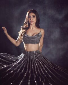 Mouni Roy Instagram - P.s I hope you feel beautiful today <3