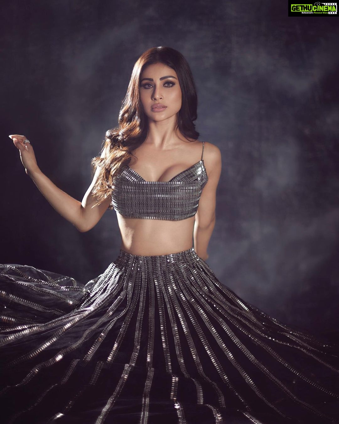 Mouni Roy Instagram - P.s I hope you feel beautiful today <3