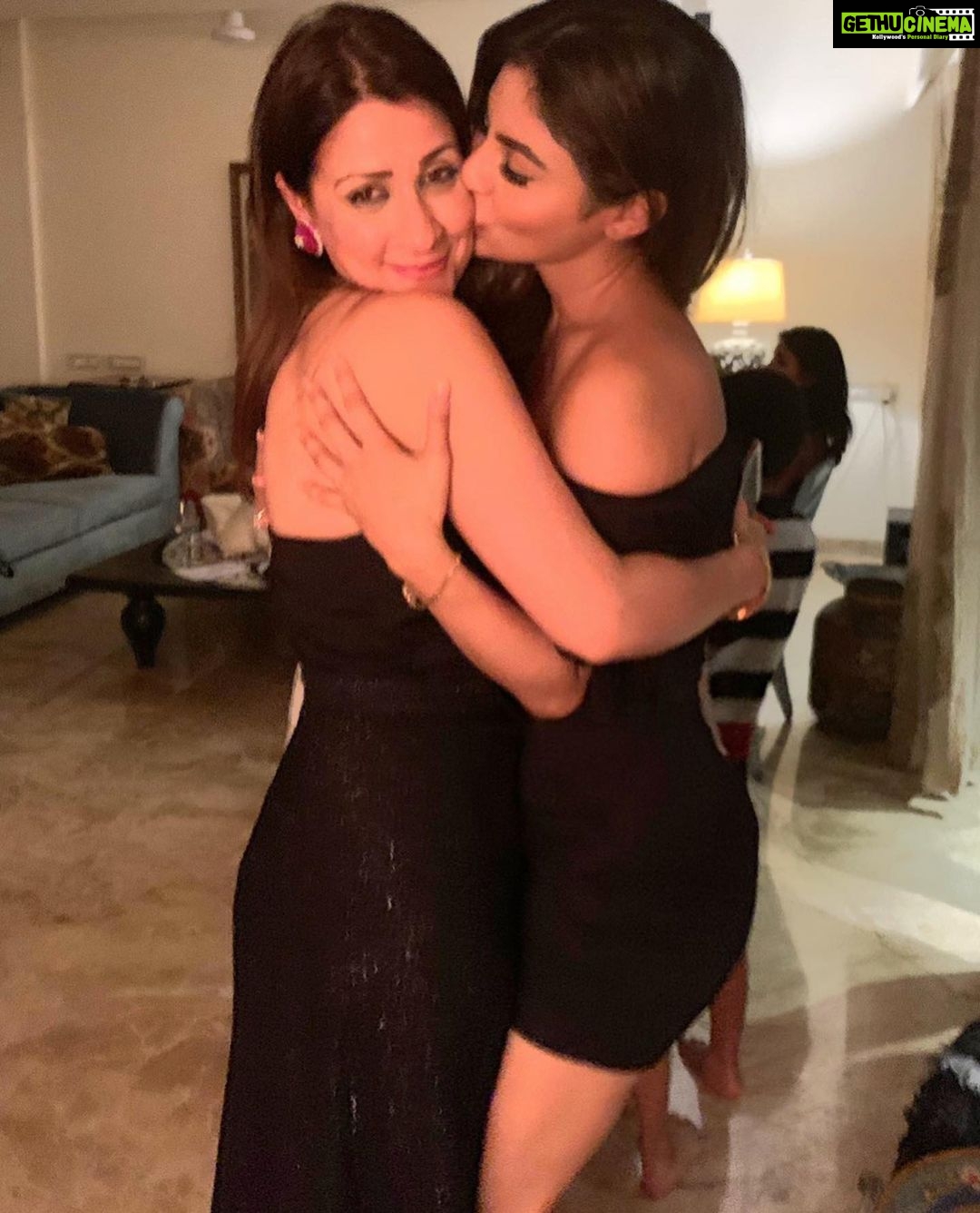 Mouni Roy Instagram - You say jump off the 50th floor I will.. You say live your life the most courageous way, I shall.. You fight with me, I stomp off your home determined to not see you for at least a couple of months and it doesn’t last one hour Unlucky for you your good looks precedes the extraordinarily beautiful person you are, but whatever it is you are mine. Always was, shall always be .. happy birthday my Roopsie May we always celebrate new year, Valentine’s, holi, gannu, Diwali, Christmas and all of the chotu & long holidays together, may you always be the happiest funny girl I know. I love you silly much ☺️♥️ P.s : so sorry for your loss Manyu as you ll be getting your credit card bills today 😋😬 I miss you extra extra now😭