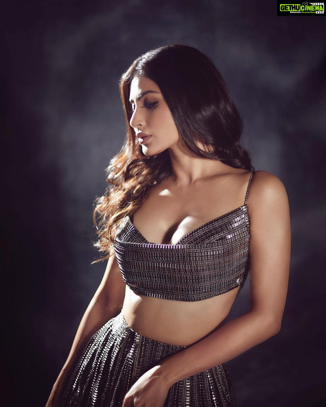 Mouni Roy Instagram - P.s I hope you feel beautiful today <3