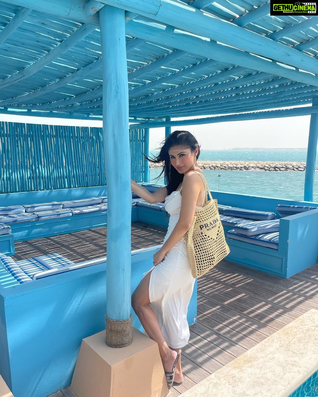 Mouni Roy Instagram - When I saw you I fell in love and you smiled because you knew… ~ William Shakespeare Banana Island Resort Doha by Anantara