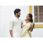 Mrudula Murali Instagram – They made it official after a decade long courtship! 💍

Long story short – my combined studies with @menon_meenakshy turned out fruitful to @kalyani.srsh & @midhunmuralimangalasseri 

The teenager who hated me going over to her house to do combined study with her sister, now has no other choice but see my moonji every now and then.😋

Congratulations to all of us!🤓🤓🤓

All photos taken by my other brother from another mother @pranavraaaj ♥️