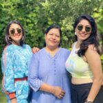 Mrunal Thakur Instagram - Happy Mother’s Day to my most beautiful mumma @vandanaofficialthakur love you ❤️❤️❤️