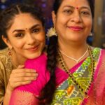 Mrunal Thakur Instagram - Happy Mother’s Day to my most beautiful mumma @vandanaofficialthakur love you ❤️❤️❤️