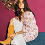 Mrunal Thakur Instagram - Sunday vibe🌻💕