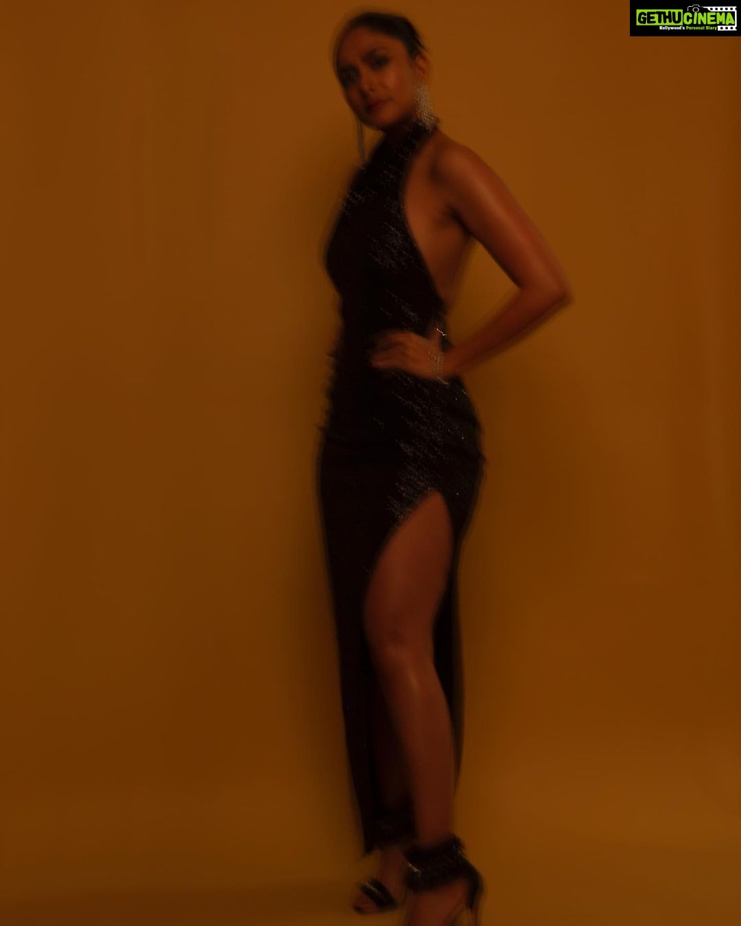Mrunal Thakur Instagram - Issa vibe 🌌🌠Dress - @revolve @amandauprichard Shoes - @louboutinworld Jewellery @vandalsworld_unofficial Styled by - @sheefajgilani Assisted by - @anushaarora4 @niyoshi.jain Hair - @deepalid10 Make up - @missblenderr_ Photos: @palashvphoto