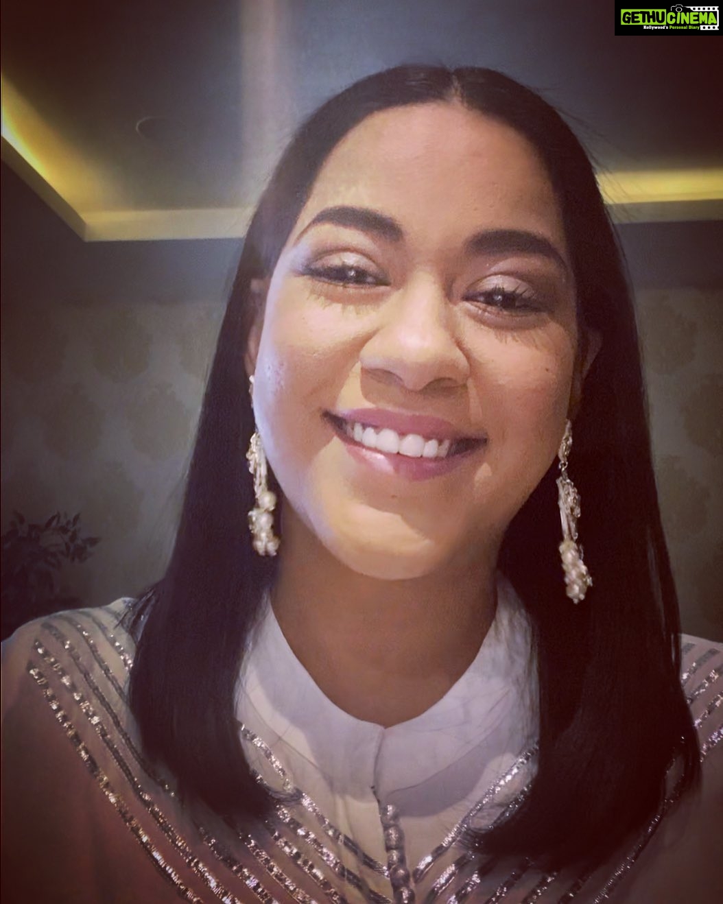 Mumaith Khan Instagram - More smiling, less worrying. More compassion, less judgment. More blessed, less stressed. More love, less hate.-Roy T. Bennett๐ #acceptance #awesome #believeinyourself #respectyourself #care #dreams #encouragement #faith #grace #glitter #smile #stronger #peace #positivity #innerpeace #workhard #appreciation #selfesteem #selfrespect #motivation #wiser #wisdom #happiness #love #life ๐๐ธ๐