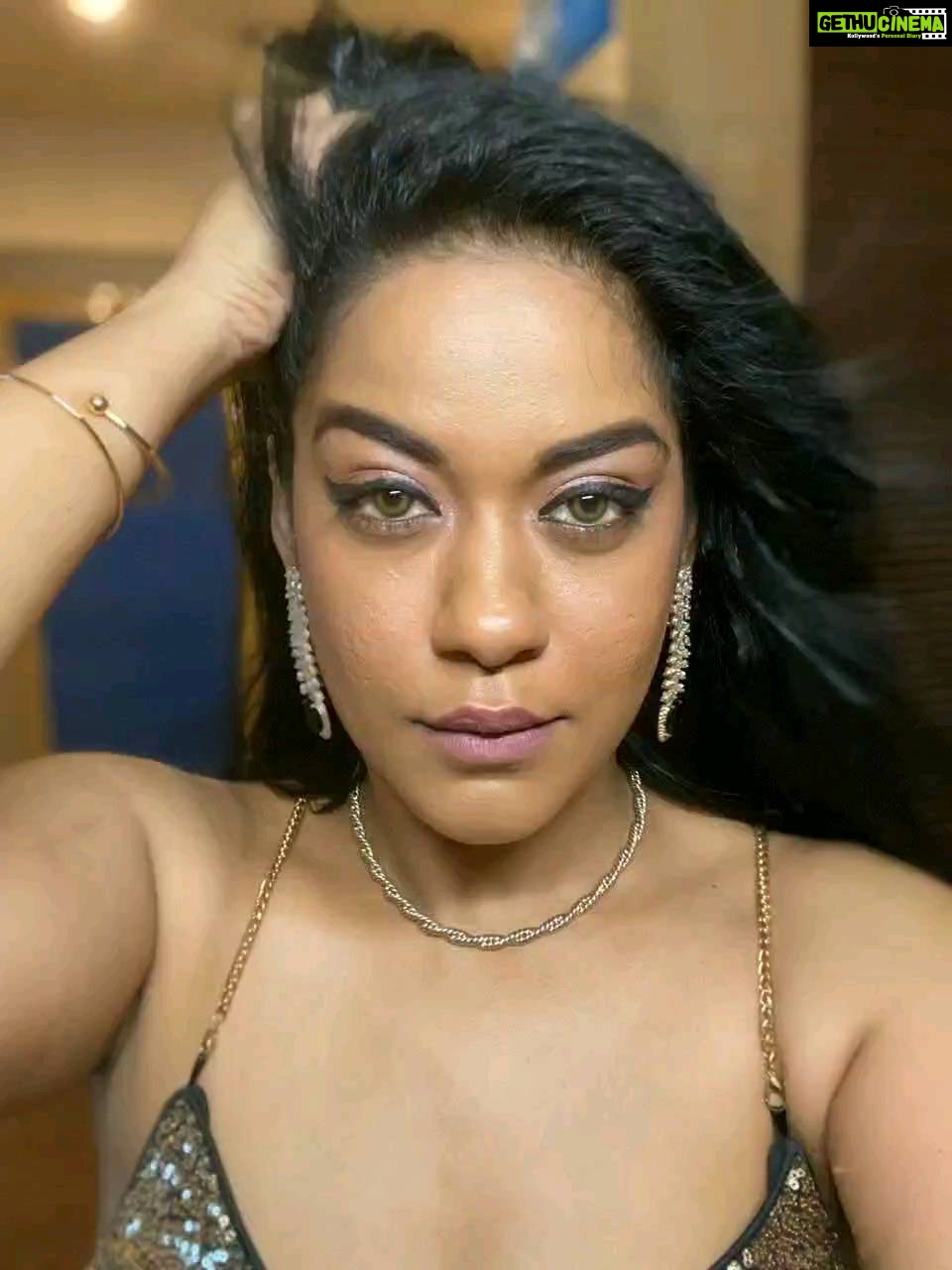 Mumaith Khan Instagram - Cautious steps, Relentless heart. How do you control? One that was born wild. Don't we all just remember every bit and yet pretend? Imma say it all. #Awesome #Great #Love #Gratitude #Monday #Dynamite #Belief #Faith #DaOne