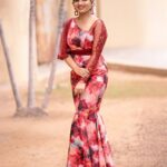 Nakshathra Nagesh Instagram – For #galattacrown2022! It felt amazing hosting an event for such a large crowd after the pandemic. 🥰 
Thank you @studio149 for making me step out of my comfort zone while still feeling confident and pretty ❤️ love this!
Captured in less than 3 minutes by my one and only @haran_official_ 🙏🏼🙌🏼 
#anchormodeon #dowhatyoulove #lovewhatyoudo