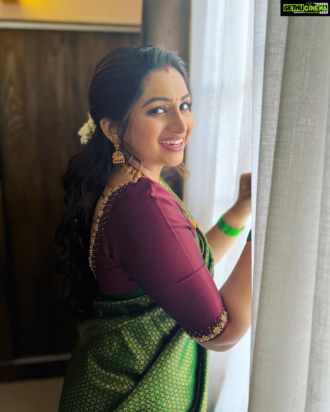 Nakshathra Nagesh Instagram - LOVE this look! Saree @aatwos Hair @durga_hair_stylist