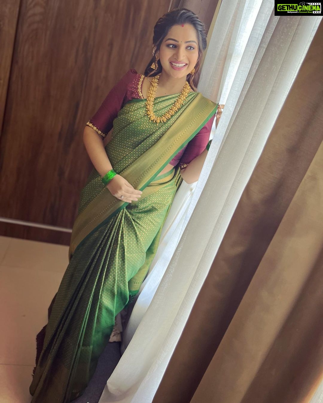 Nakshathra Nagesh Instagram - LOVE this look! Saree @aatwos Hair @durga_hair_stylist