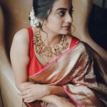 Namitha Pramod Instagram - Little by little,day by day, what is meant for you will find it’s way ♥️ 📷: @aisha_moidhu Wearing: @chelaclothing Jewellery: @mspinkpantherjewel Hair : @rizwan_themakeupboy Makeup: Yours truly Calicut, India