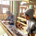 Nandita Das Instagram - And this is from our exposure to understanding the process of #pashmina weaving. The last one is my son clicking me for a change! #kashmirloom #kashmir