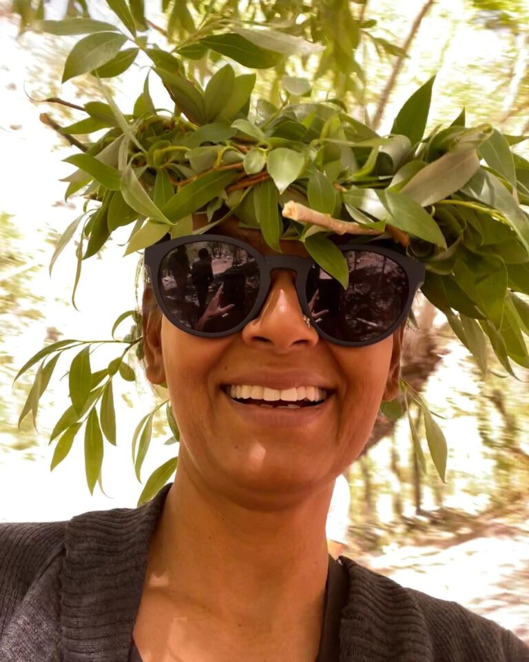 Nandita Das Instagram - The trek - this is part 1 of that! Magical mountains and who better than @wangchuksworld to take us along. And the locals with us even made a leaf hat to keep us from the harsh sun. #ladakh