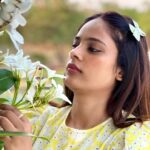 Nandita Swetha Instagram – Heylo beautiful souls 🥰🥰🥰
.
#yellow #flower #love