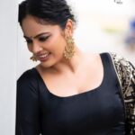 Nandita Swetha Instagram – I know you like it 😍😍❤️
.
Clicked by @v_capturesphotography 📸📸
Styling_ @vishnu_vish_33
Outfit_ @bee_hive_fashion

Asst by @thiru_kshtriyas 
.
#dhee14 #dancingicon #telugudanceshow #actresslife #black #traditional