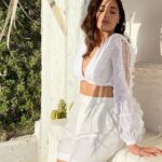Nargis Fakhir Instagram - You were born original, don’t die a copy! No filter, no touch ups, 100% real. Shot in natural sunlight - Got to love Greece 🇬🇷 ❤️ . . . #real #reel #beboldbeyou #greece #athens @taproductionandservice Athens, Greece