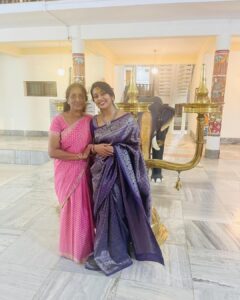 Navya Nair Instagram - 'അമ്മ ' ❤️❤️❤️ അതിലുണ്ട് എല്ലാം ..