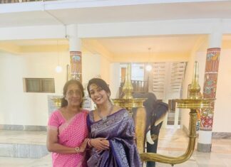 Navya Nair Instagram - 'അമ്മ ' ❤️❤️❤️ അതിലുണ്ട് എല്ലാം ..