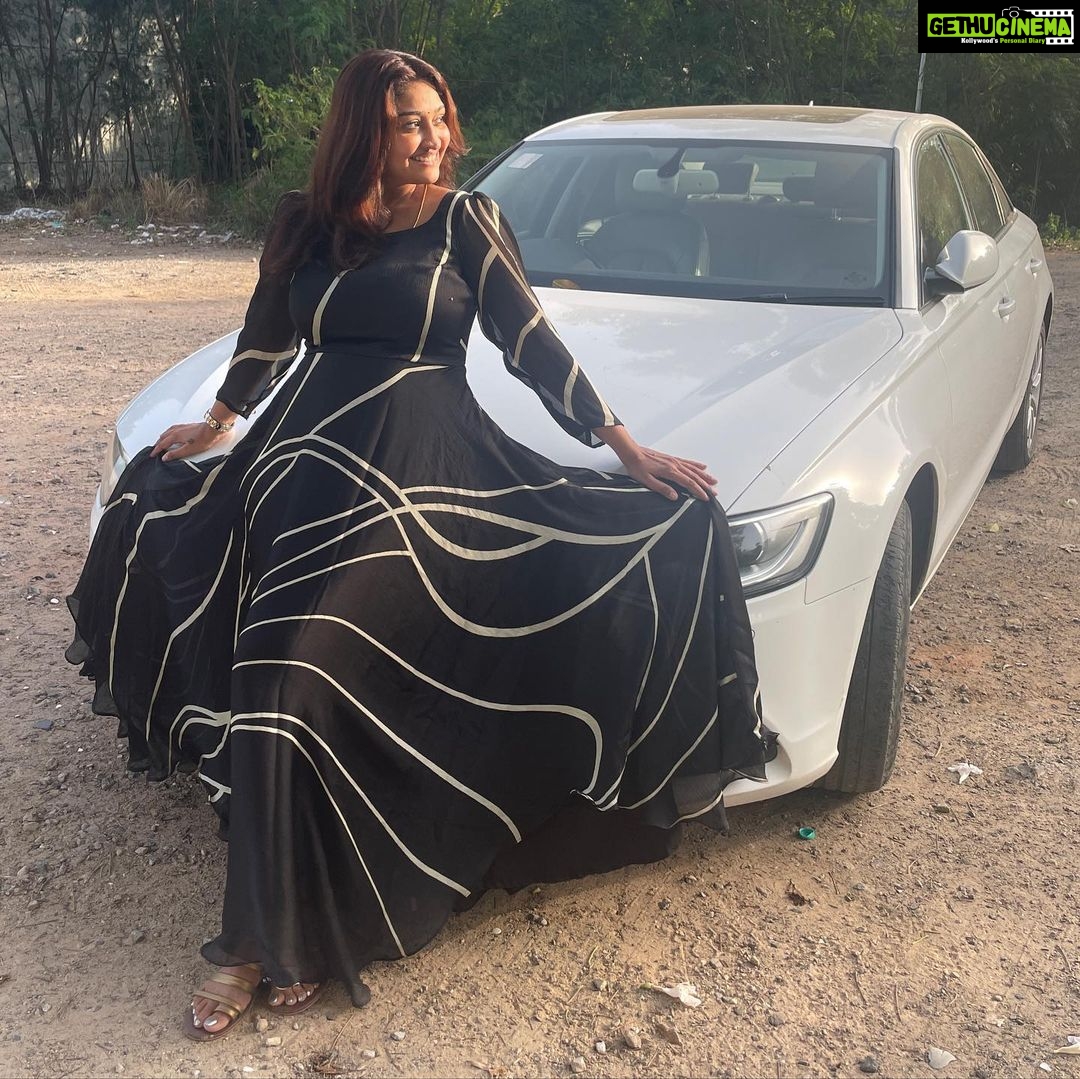Neelima Rani Instagram - Lost in the light 🔥 Flaunting in my ex-saree 🤣 beautiful recreated as a dress by @chakrabortymukta 🥳🤗❤️
