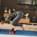 Neetu Chandra Instagram - Today's bakasana. Consistency is the key to every success. I am at it ❤👆 #nituchandrasrivastava #fridaymorning #yoga #bakasana #yogavibes