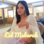 Neetu Chandra Instagram - आपको और आपके पूरे परिवार को ईद की ढेर सारी मुबाऱकबाद। Eid Mubarak✨🌜 #nituchandrasrivastava #eidmubarak #eidmubarak❤ #reel #reelitfeelit #chaandmubarak #happyeid #eidulfitr