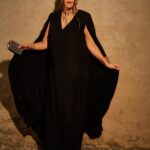 Neha Dhupia Instagram - 🖤 . . . . In @431_88 Styled by : @ayeshakhanna20 Muah : @mitavaswani Jewelry: @aquamarine_jewellery Bag : @alexandermcqueen 📸 : @kapilcharaniya