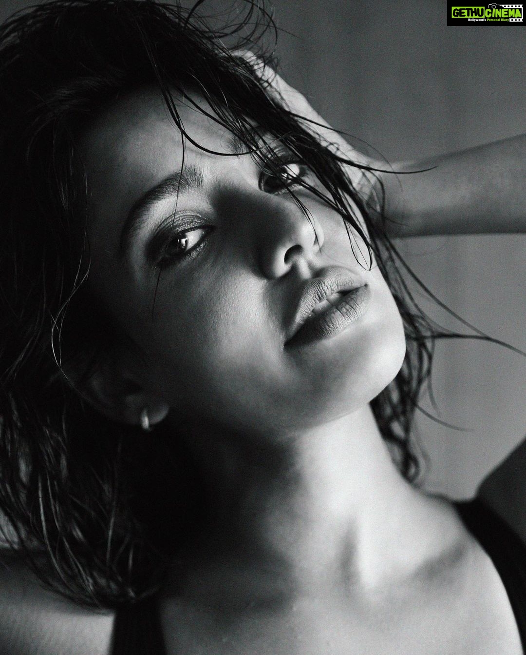 Neha Sharma Instagram - 🖤🖤 #hotgirlsummer #blackandwhite #blackandwhitephotography