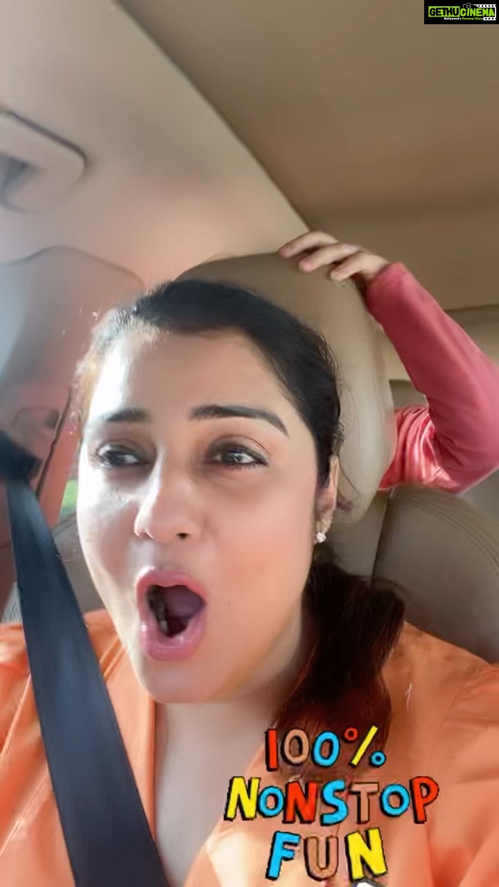 Nikita Thukral Instagram - My daughter and me doing masti when we were stuck in traffic. She is always ready to make reels and videos with me. Just a pleasure to share my good times with my ppl following me. 😊🥰 Hehehhe.