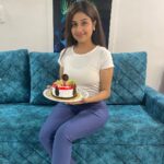 Paridhi Sharma Instagram – Feeling extremely blissful getting so many overwhelming messages ❤️

Thanks everyone for making my day a memorable one 🙏

#birthdaygirl #happybirthday #15thMay #cake #celebration #prayers