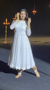 Paridhi Sharma Instagram - Tere Naina❤️
#dance #ckmdk #white #feel