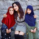 Parvatii Nair Instagram - Bumped into these 2 angels at the #avantipurtemple ruins at #jammuandkashmir 🥰😍 and they literally made my day 😘 @mickey__creations Avantipur temple ruins, Srinagar