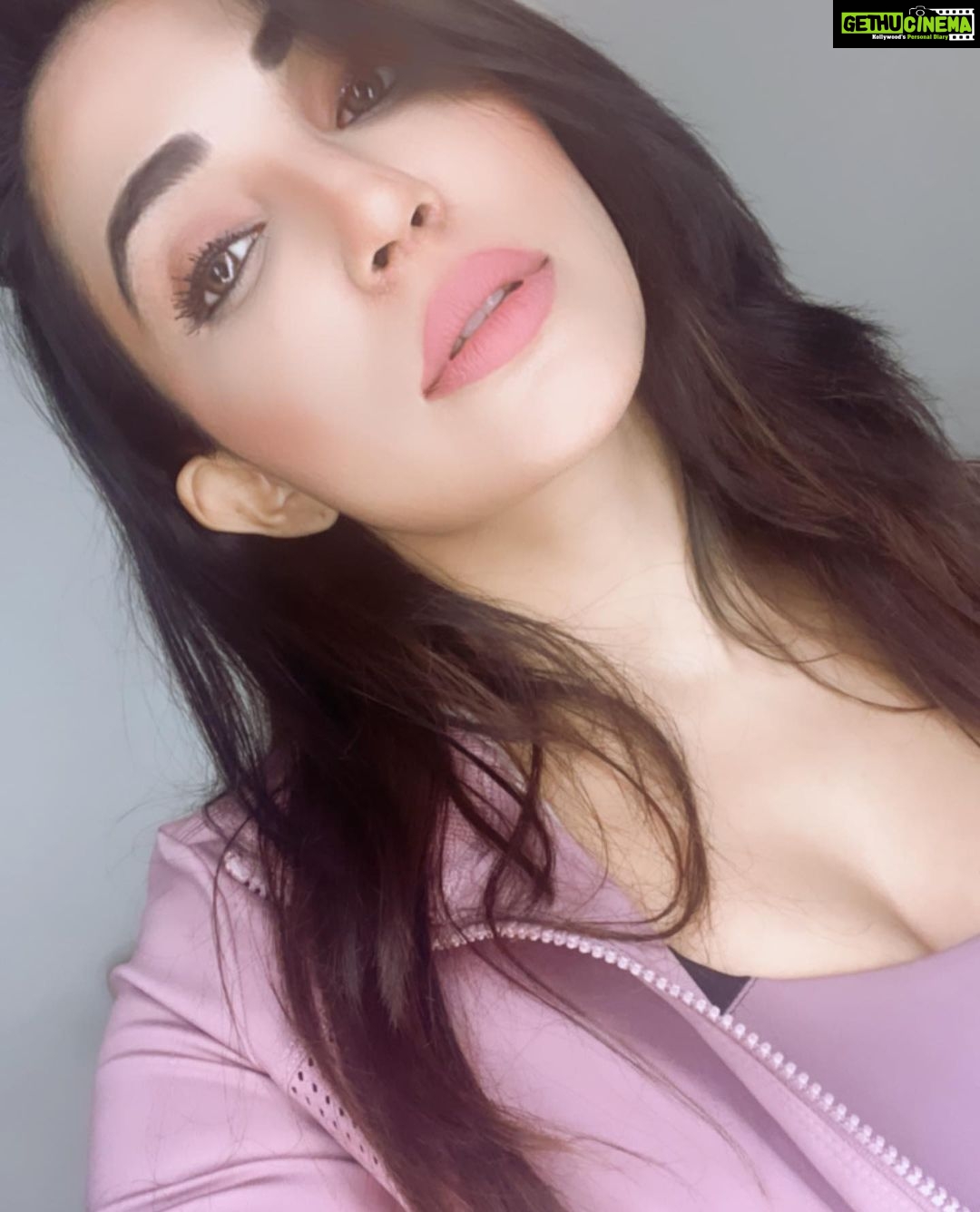 Parvatii Nair Instagram - Some really random selfies 🤪
