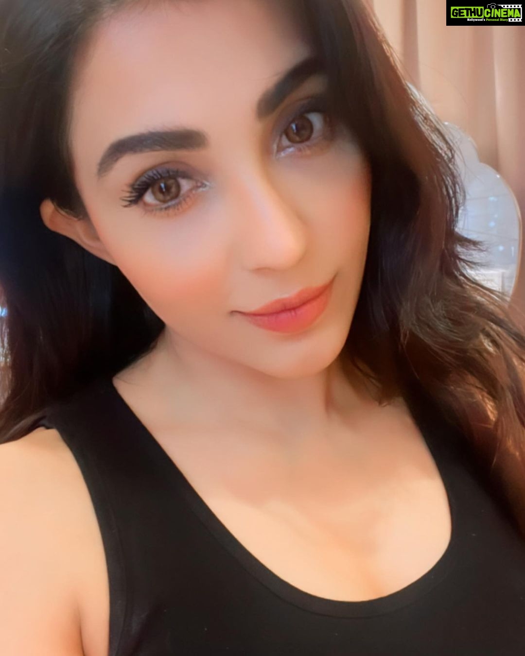 Parvatii Nair Instagram - Some really random selfies 🤪