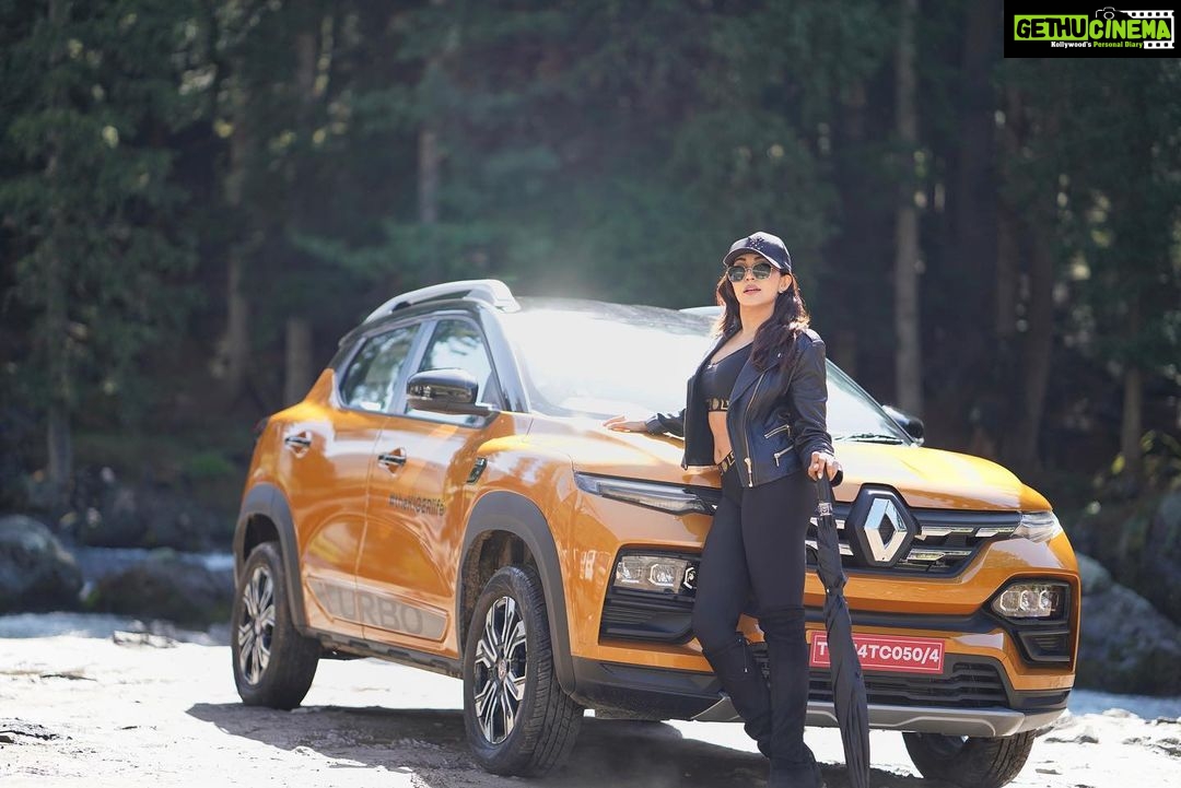 Parvatii Nair Instagram - Life is all about experiences and getting to travel with nature, unravelling the thrill of exciting adventures. It’s truly refreshing and is a path to self-discovery. I had a wonderful experience recently in Kashmir, a real ‘Paradise on Earth’ enjoying the charming lakes, amazing landscapes and thrilling mountain terrains. This life changing experience was made all the more special with the #RenaultKiger to take me to my dream destination. Being a fashionista, Kiger’s stunning design made me fall in love with this beautiful and robust machine. With exceptional ride quality and sporty power-packed performance , the ride in tough terrains was truly enjoyable without any tiresome feel. And to top it off, it’s safety features are first class with 4 star NCAP rating. Had a memorable experience in #Pahalgam with this amazing car. Kiger is truly built for experiences! #theKigerlife #KigerInJammuKashmir #RenaultKiger @renaultindia #kashmir #instagood #instadaily #mountains #kashmirbeauty #pahalgam #beautifulviews #kashmirnow #kashmirdiaries #visitkashmir