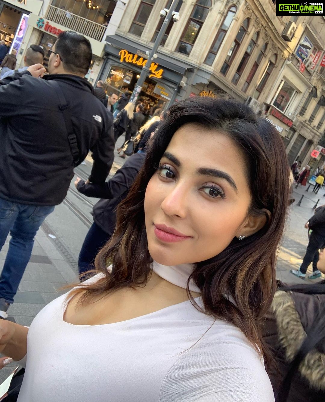 Parvatii Nair Instagram - Some really random selfies 🤪