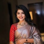 Pavithra Lakshmi Instagram - கருப்பு வெள்ளை விழிகளில் விழுந்த வானவில் நீ Styling @shimona_stalin Wearing @knotweddinghouse Jewelry @aarvee.chennai
