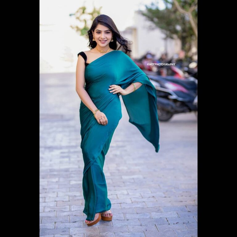 Pavithra Lakshmi Instagram - Styling : @shimona_stalin Mua @artistrybyfathi Outfit : @knotweddinghouse Jewellery : @aarvee.chennai Photography : @knotphotography.in