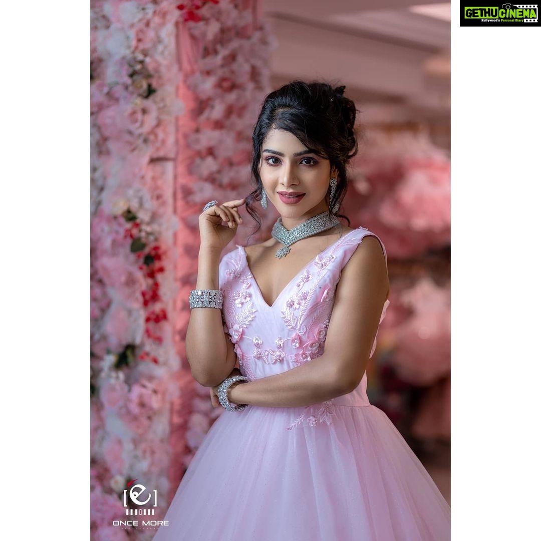 Pavithra Lakshmi Instagram - Like a dream❤️