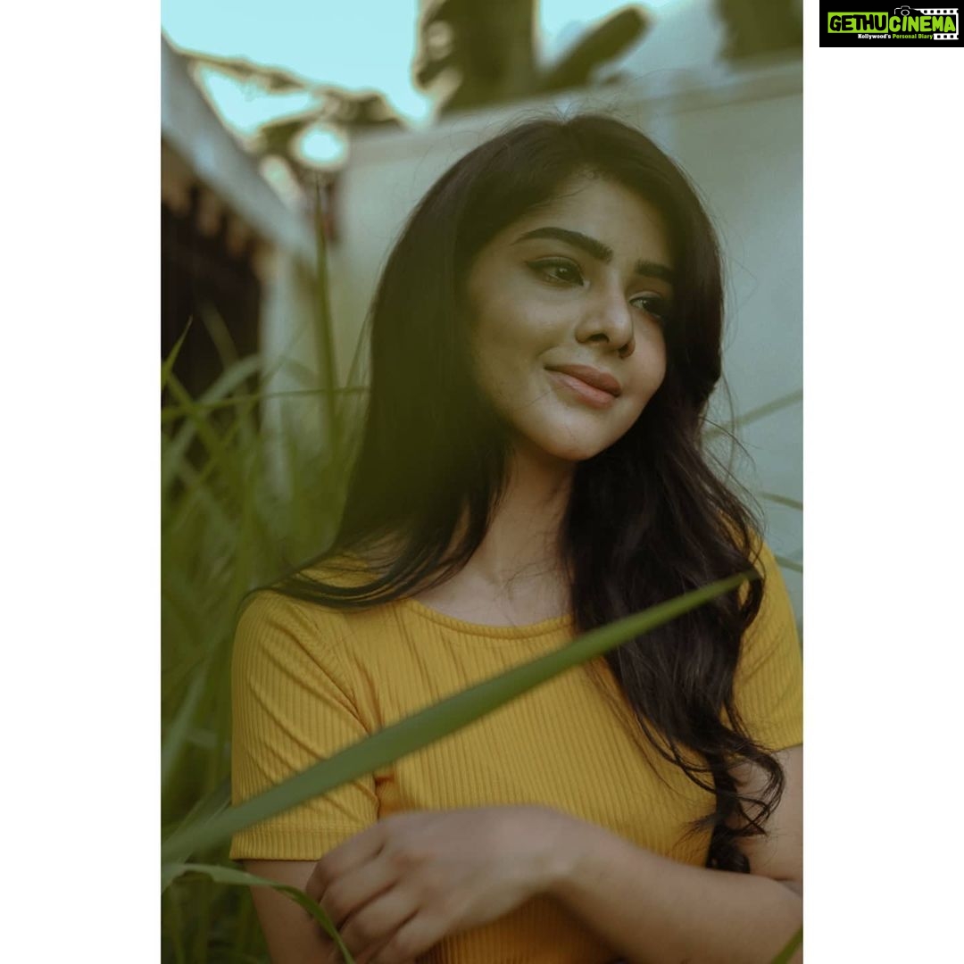 Pavithra Lakshmi Instagram - P.s: *it's just normal photoshoot we did with an emotional play, and the following is just a write-up that matches* LET GO, SWIPE❤️ Letting you go wasn't easy, but I did coz you left me no other choice, Yet I waited for your comeback only to realise you would never, You broke me so beautifully. Though broken, your love gave me the power to pull myself back together. Coz to love you, YOU are never needed❤️ . . @kanmaniphotography thank you for this beautiful yet close to my heart series