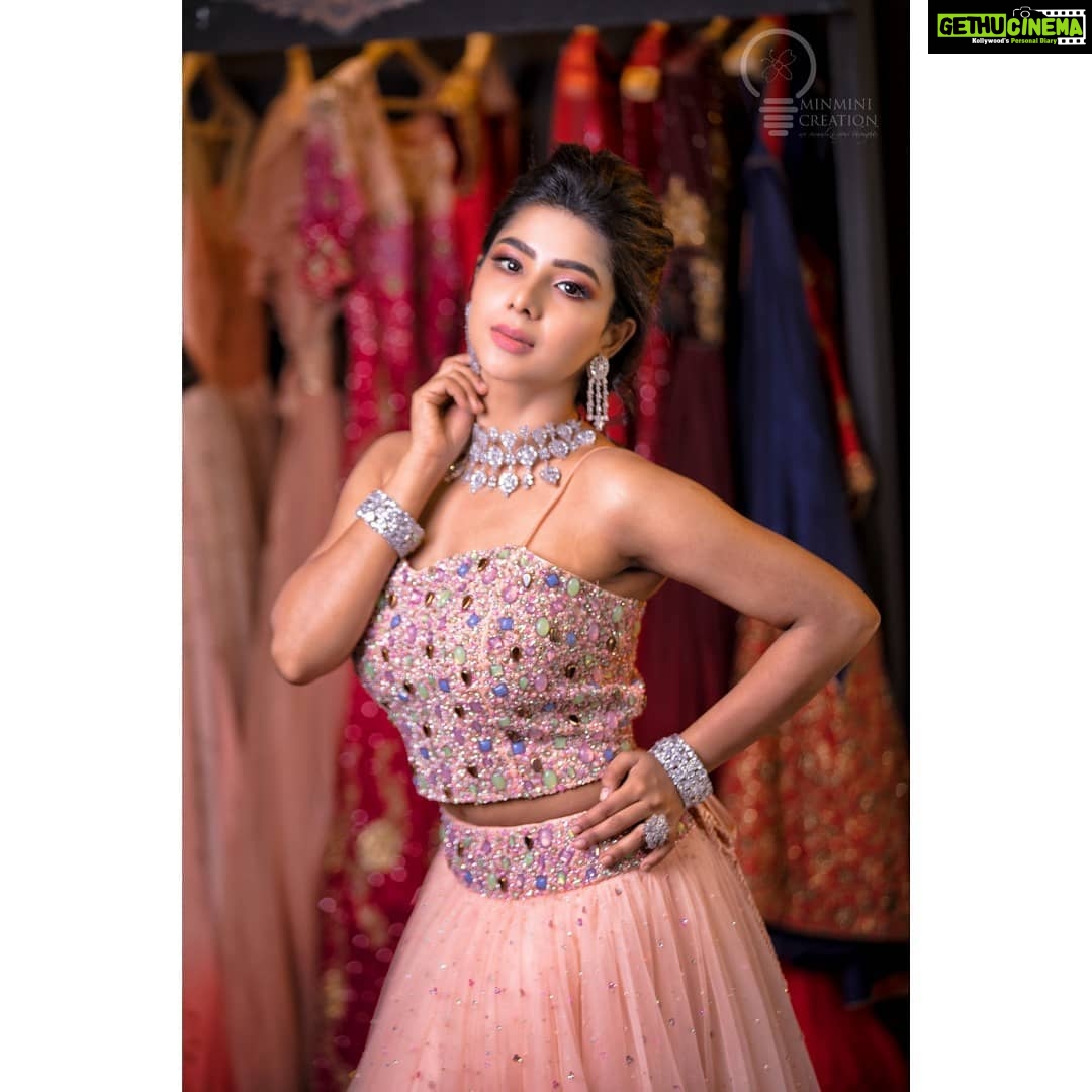 Pavithra Lakshmi Instagram - ❤️ Makeover @sandys_bridal_makeover Outfits @fatiz_bridal_emporio Jewellery @new_ideas_fashions Pc @minmini_creation