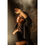 Pavithra Lakshmi Instagram – It’s dusk before the Dawn and the dusk is always dark

A @gilbert_santiagu photography
Muah @oasiacharles94  @hairstylebyarty