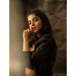 Pavithra Lakshmi Instagram - Fearlessly fierce A @gilbert_santiagu photography Muah @oasiacharles94 @hairstylebyarty