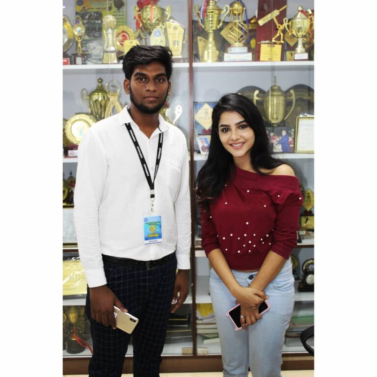 Pavithra Lakshmi Instagram - All about today!! ❤️ Trust me this day was an amazing day for me. Chief guest for @corpeaux.2k19 Guru Nanak College. Thanks a lot dhanush for inviting me. The abundant like love that you all showered on me made me dumbstruck ❤️ means a lot! Nandri Some moments from the event #pavithralakshmi #pavithra #popzy #actor #model #dancer #stylist #blahblahblah