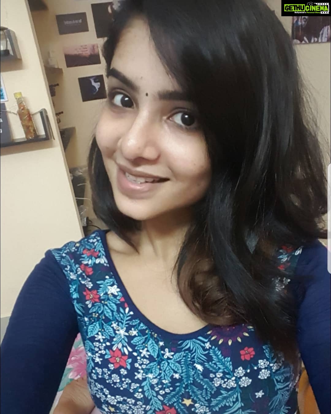 Pavithra Lakshmi Instagram - My zero makeup #nofilter looks be like thisš Prettiness is all about who you are from the inside⤠#flauntitgirl #slaying #pavithralakshmi #pavithra #popzy #actor #model #blahblahblah