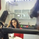 Pavithra Lakshmi Instagram - Shoot times😍 candids are the best #workistheonlythingthatkeepsmealive #pavithralakshmi #popzy #actordancermodel #actor #lifeofanactor #shootscenes #mercedesbenz #lovingmylife #thesinglequeen