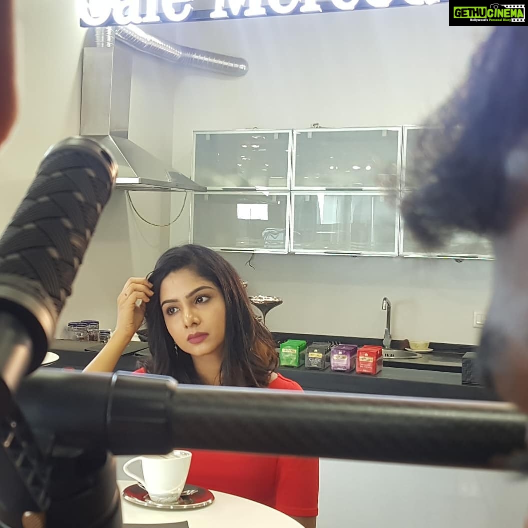 Pavithra Lakshmi Instagram - Shoot times😍 candids are the best #workistheonlythingthatkeepsmealive #pavithralakshmi #popzy #actordancermodel #actor #lifeofanactor #shootscenes #mercedesbenz #lovingmylife #thesinglequeen