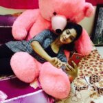 Pavithra Lakshmi Instagram - Best boyfriend ever❤❤❤❤❤ #divyasteddy #meettim #mynewboyfriend #comfortinghugs #bestever #thankuforthecadidsmachan #lubyumacha😘😘😘😘